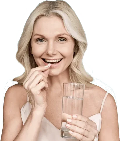 Donna che assume una capsula di Glucortex con un bicchiere d'acqua